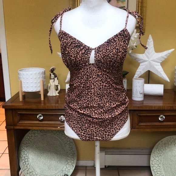 Fashion Union Maternity Animal Print Tie Shoulder Keyhole Detail Swimsuit Size 6 - Picture 7 of 16